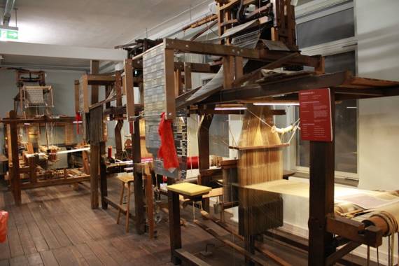 Museum met oude weefgetouwen te Krefeld Museum met oude weefgetouwen te Krefeld